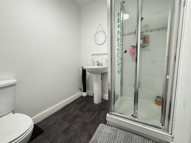 4 bed // 4 Bath // July 2026 - Image 8